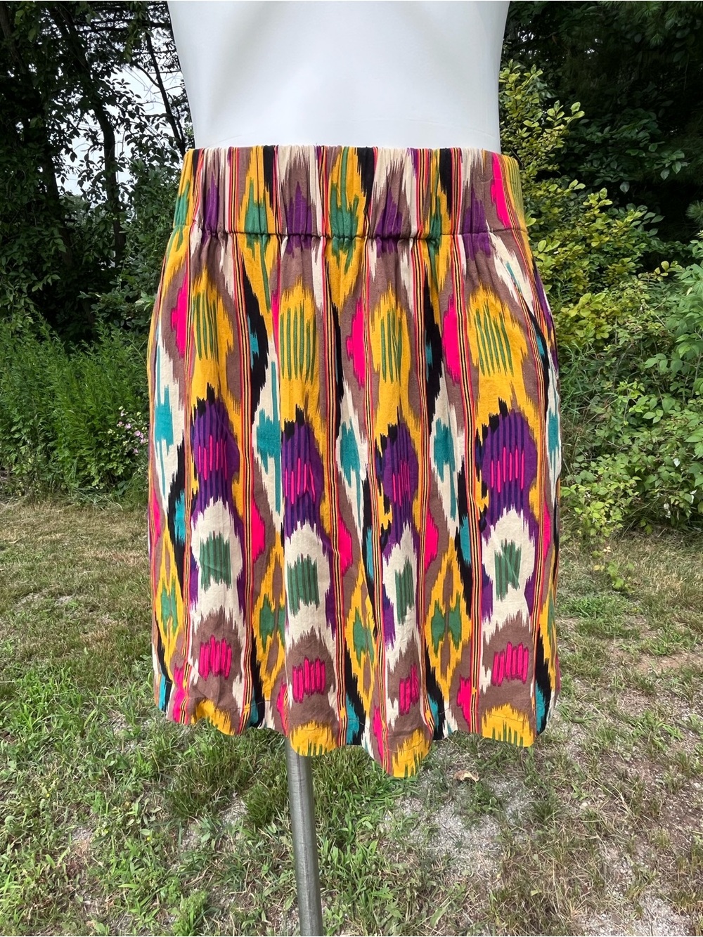 CAbi bright ikat print wide waist airy feel skirt with pockets size M.
